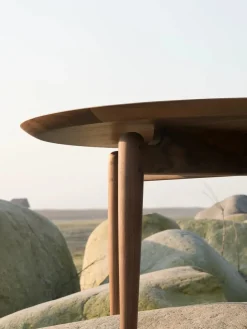 Stellar Works Slow Coffee Table Ø 80 cm, walnut fra><noscript><img width=