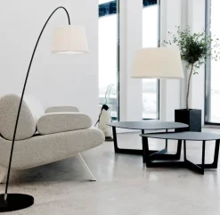 Le Klint Snowdrop 320 standerlampe fra> Gulvlamper|Spots