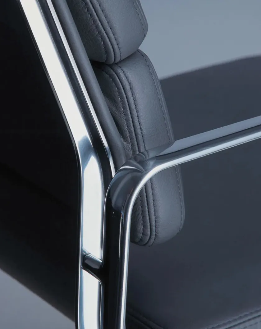 Vitra Soft Pad Chair EA 217 Kontorstol, cognac læder/krom stel fra> Kontorstole