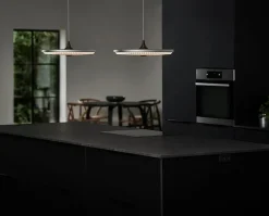 Le Klint Soleil pendel medium, røget eg, plast skærm fra><noscript><img width=