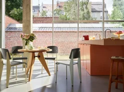 Vitra Standard Chair fra><noscript><img width=