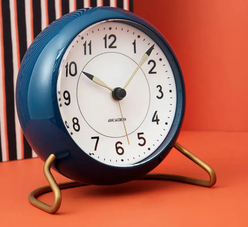 Arne Jacobsen Clocks Station Bordur, grå af Arne Jacobsen> Gaver Til Ham