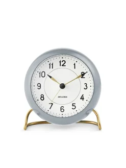 Arne Jacobsen Clocks Station Bordur, petroleum af Arne Jacobsen><noscript><img width=