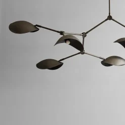 101 Copenhagen Stingray Chandelier, bronze fra><noscript><img width=