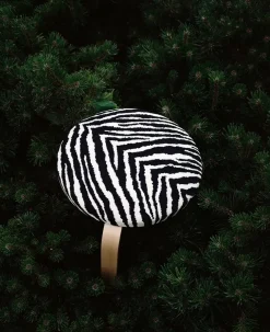 Artek Stool 60, zebra fabric fra><noscript><img width=