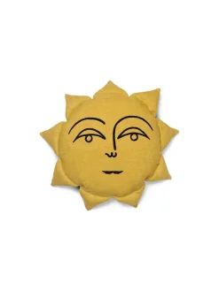 Ferm Living Sun Cushion, yellow fra>Børn Gaver|Gaver Til Børn