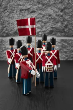 Kay Bojesen Tekstilflag til Fanebærer af><noscript><img width=