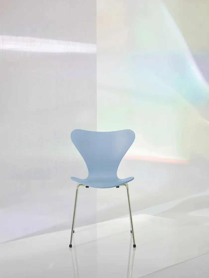 Fritz Hansen 70th Anniversary Edition 3107 Spisebordsstol, 7:14 AM Beige af Arne Jacobsen> Spisebordsstole
