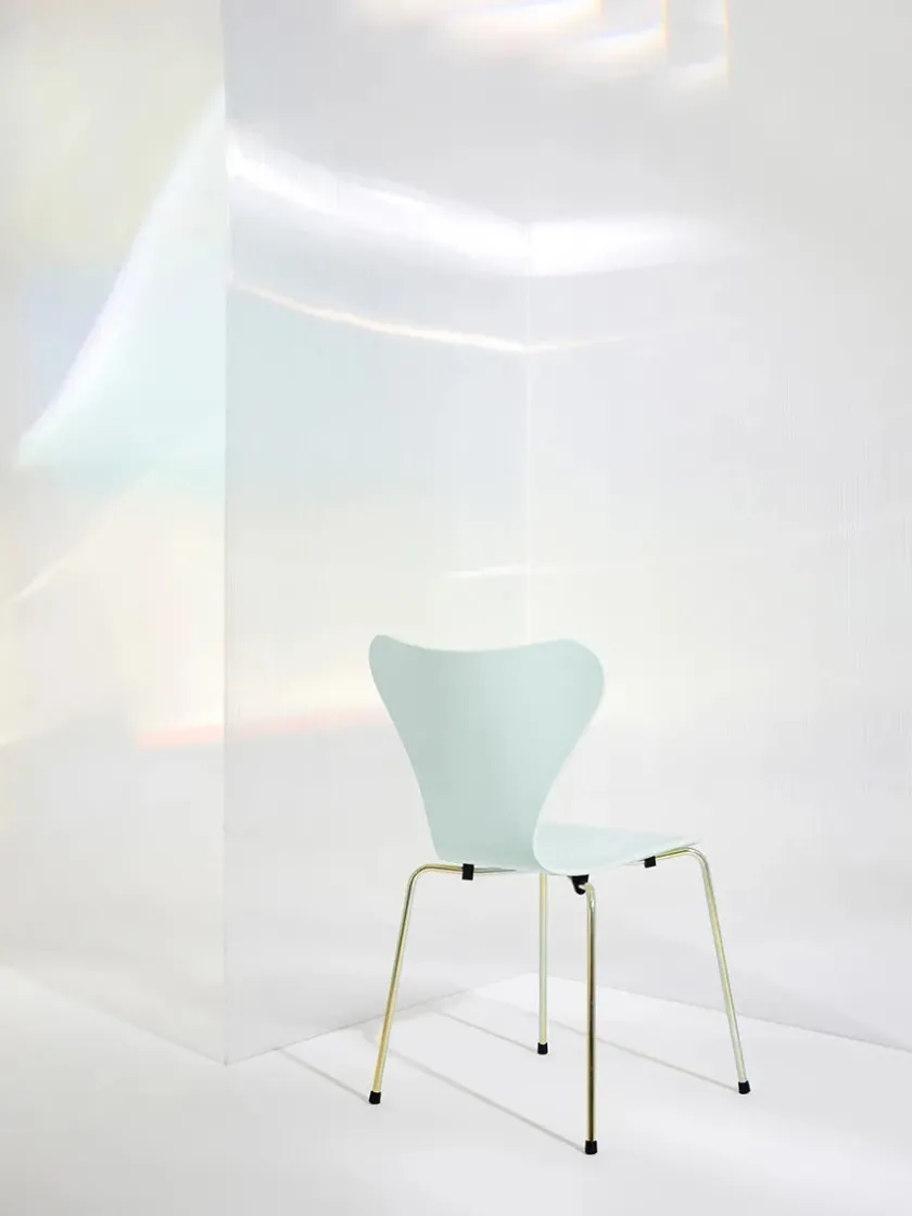 Fritz Hansen 70th Anniversary Edition 3107 Spisebordsstol, 7:14 AM Beige af Arne Jacobsen> Spisebordsstole