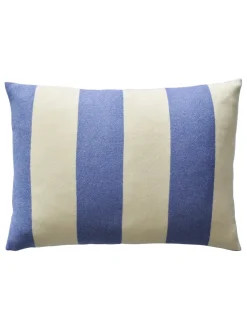 Silkeborg Uldspinderi The Sweater Cushion, cobalt fra> Puder Og Plaider|Puder
