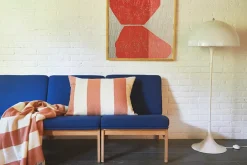 Silkeborg Uldspinderi The Sweater Cushion, orange fra> Puder Og Plaider|Puder