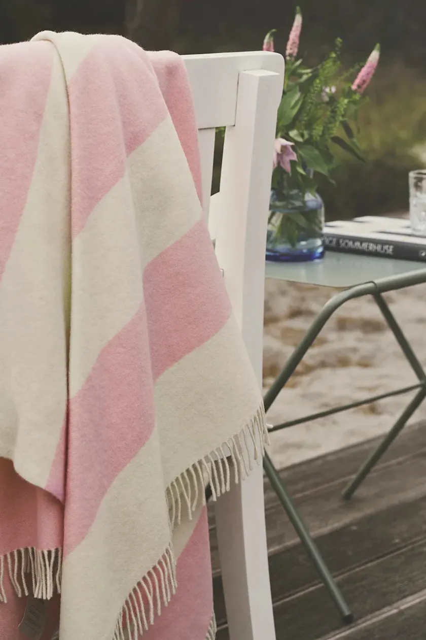 Silkeborg Uldspinderi The Sweater Plaid, black fra> Gaver Til Ham|Gaver Til Hende