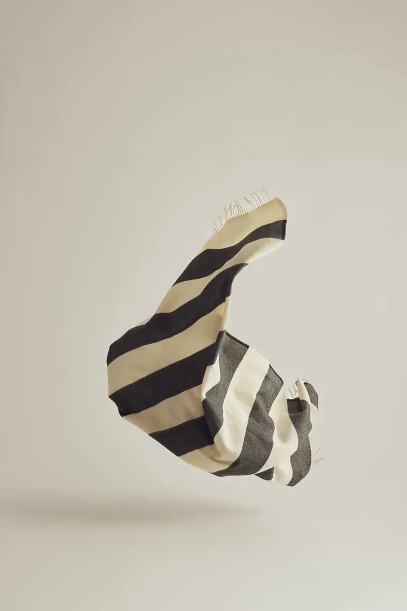 Silkeborg Uldspinderi The Sweater Plaid, golden yellow fra> Puder Og Plaider