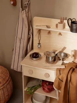 Ferm Living Toro Play Kitchen fra><noscript><img width=
