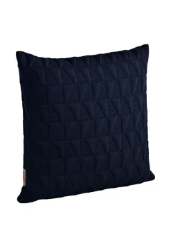 Fritz Hansen Trapez Pude 50x50 i midnight blue af Arne Jacobsen> Puder Og Plaider|Puder