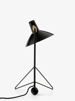 &Tradition Tripod HM9 Bordlampe af Hvidt & Mølgaard><noscript><img width=