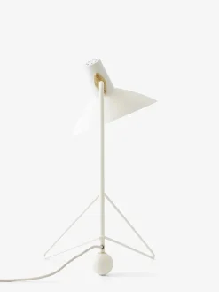 &Tradition Tripod HM9 Bordlampe af Hvidt & Mølgaard><noscript><img width=