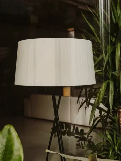 Santa & Cole Tripode Gulvlampe fra Santa and Cole, natural (G5)> Gulvlamper|Spots