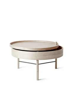 Audo Copenhagen Turning Table, white oak fra> Sofaborde