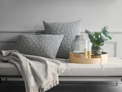 Fritz Hansen Vertigo Pude 50x50 i light grey af Arne Jacobsen> Puder Og Plaider|Puder