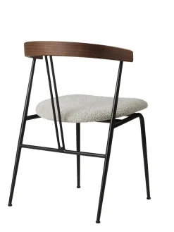 GUBI Violin Dining Chair, american walnut fra><noscript><img width=