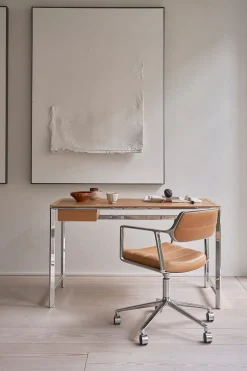 Vipp 430 Studio Desk, camel leather fra> Skriveborde