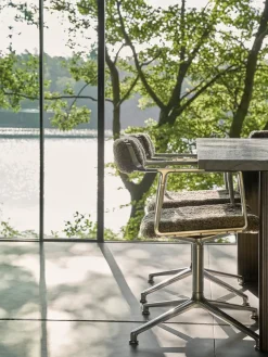 Vipp 452 Swivel Chair, curly edition fra><noscript><img width=