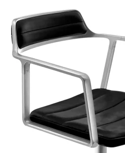 Vipp 452 Swivel Chair, curly edition fra><noscript><img width=
