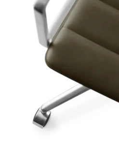 Vipp 452 Swivel Chair m/hjul, sort læder fra><noscript><img width=