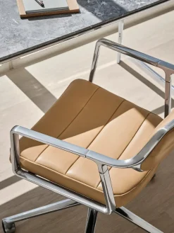 Vipp 453 Swivel+ Chair m/sort stel & hjul, sort læder fra><noscript><img width=