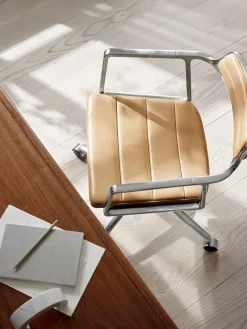 Vipp 452 Swivel Chair m/sort stel & hjul, sort læder fra><noscript><img width=