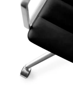 Vipp 452 Swivel Chair m/sort stel & hjul, sort læder fra><noscript><img width=