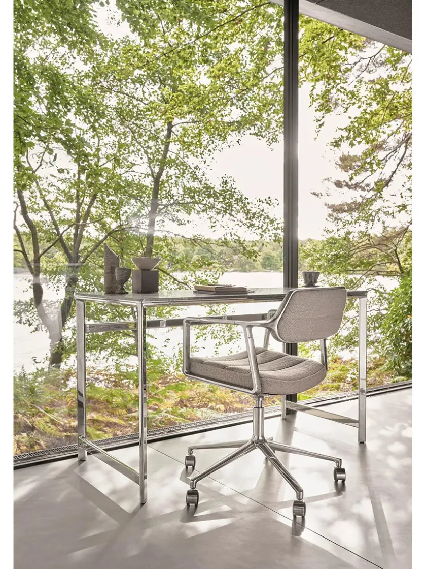 Vipp 453 Swivel+ Chair, sort læder fra> Kontorstole