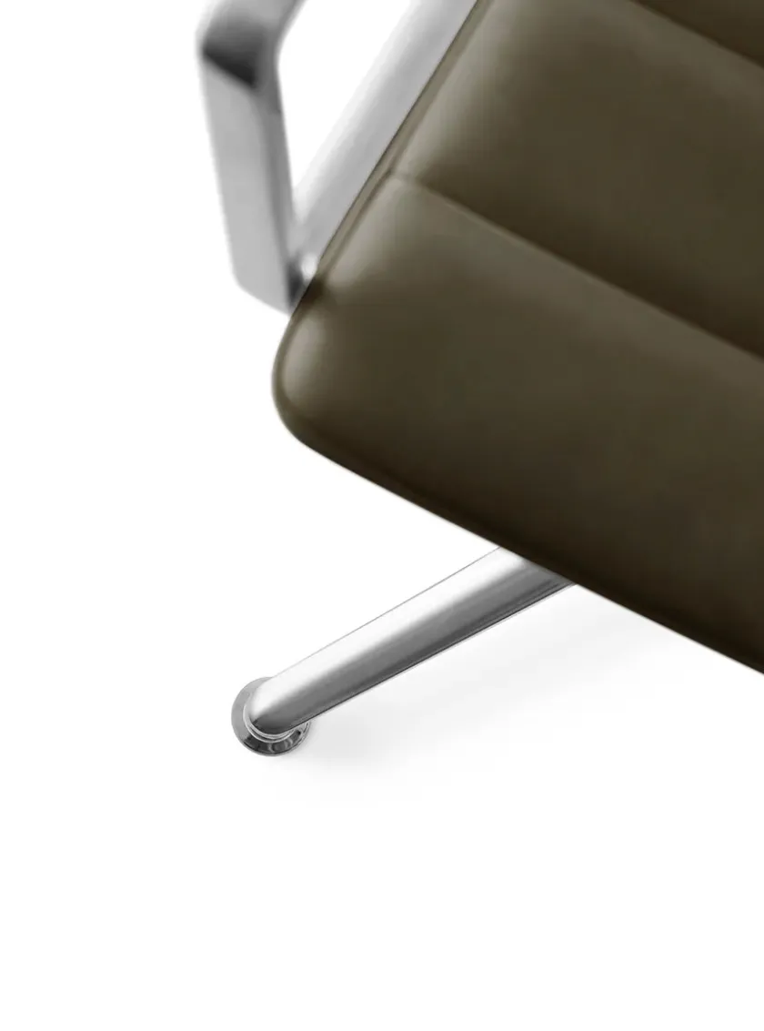 Vipp 452 Swivel Chair, sort læder fra> Spisebordsstole