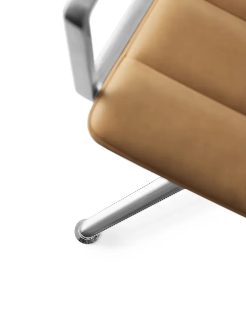 Vipp 452 Swivel Chair, sort læder fra> Spisebordsstole