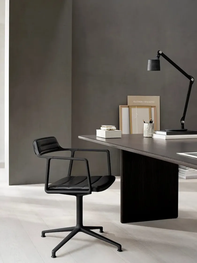 Vipp 452 Swivel Chair, sort læder fra> Spisebordsstole