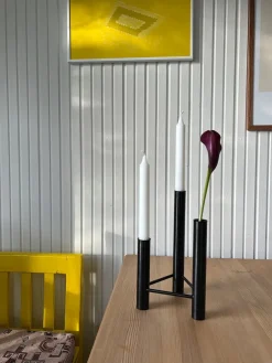 Kay Bojesen Denmark VISTA vase og lysestage, sort fra Kay Bojesen><noscript><img width=