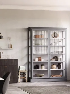 Lindebjerg Design Vitrineskab Classic V2, antracit fra> Vitrineskabe