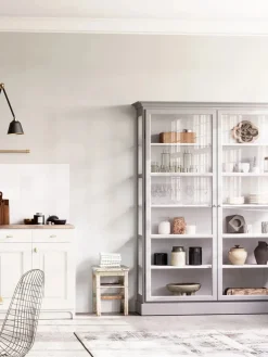 Lindebjerg Design Vitrineskab Classic V2, lys grå fra> Vitrineskabe