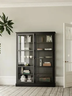 Lindebjerg Design Vitrineskab N2, dark oak fra> Vitrineskabe