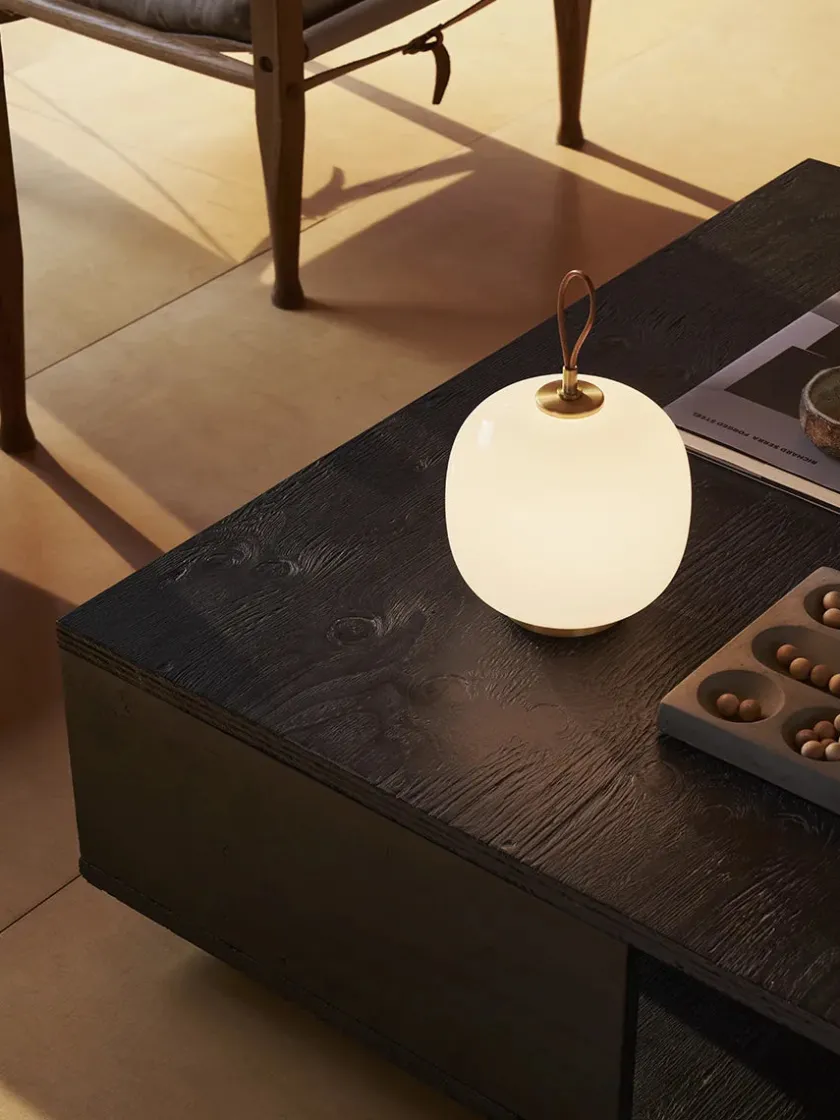 Louis Poulsen VL45 Radiohus Portable Lamp, pale rose fra> Portable Lamper|Spots
