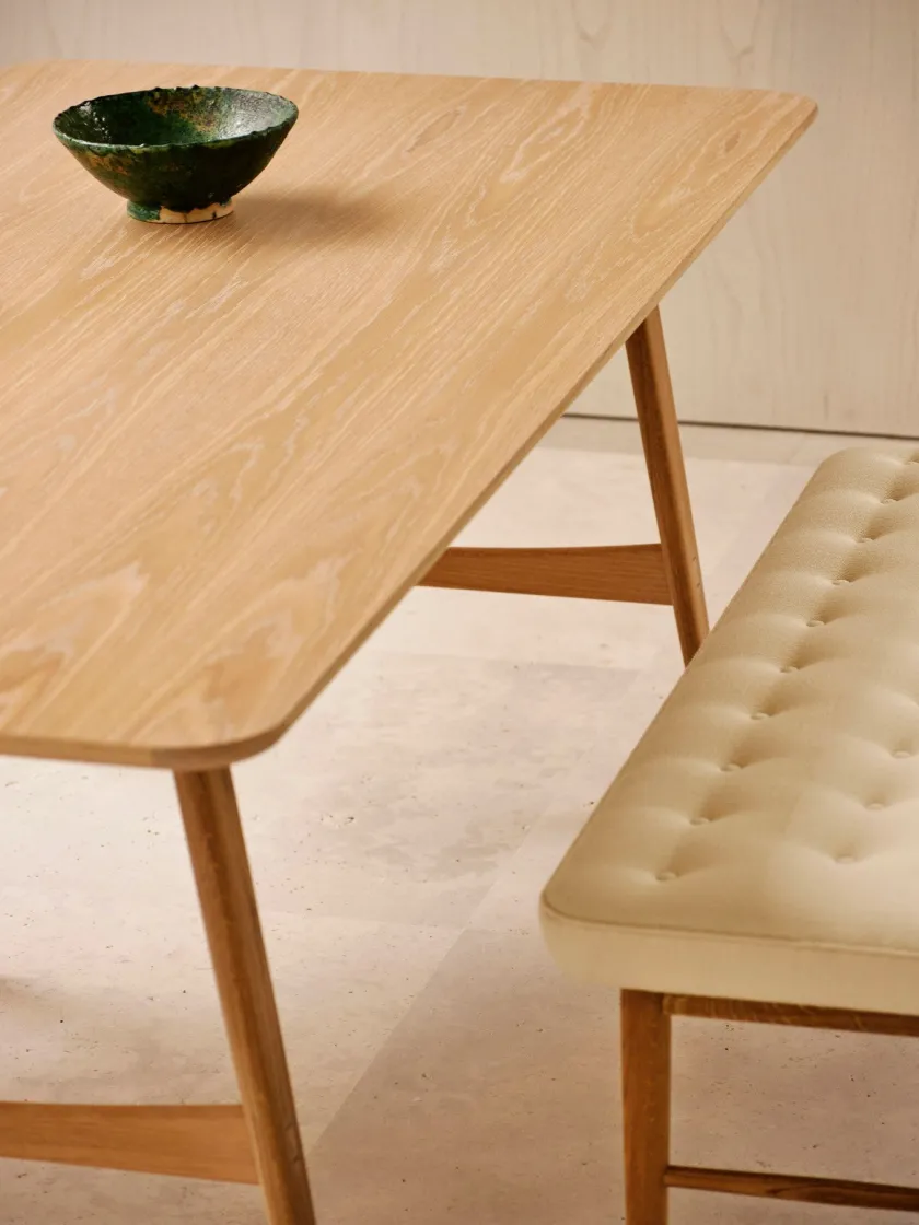 Carl Hansen & Søn VLA75S Foyer bænk, eg olie af Vilhelm Lauritzen> Bænke