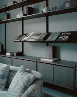 New Works Wall Shelf Cabinet Low w. Doors fra> Skænke