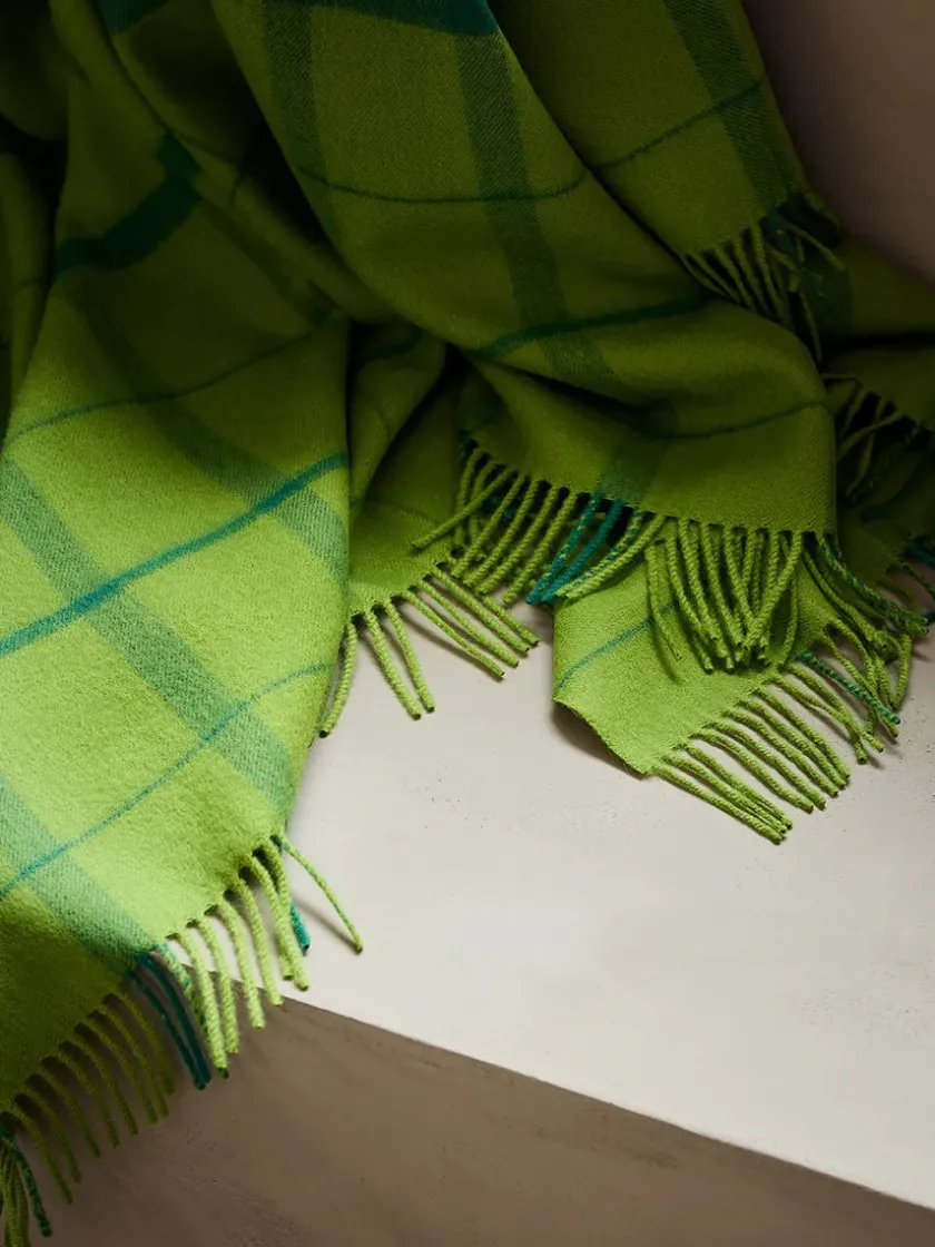 Silkeborg Uldspinderi Warp & Weft Plaid, lime/grass fra> Puder Og Plaider