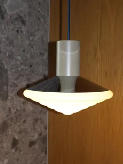 LEO Objects Whipped Pendant Lamp, ocean blue fra> Pendler|Spots
