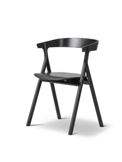 Fredericia Furniture Yksi Spisebordsstol, sortlakeret eg fra> Spisebordsstole