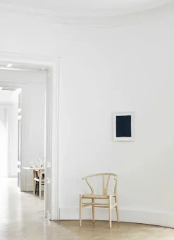Carl Hansen & Søn Y-stol CH24, Bøg lak af Hans J. Wegner><noscript><img width=