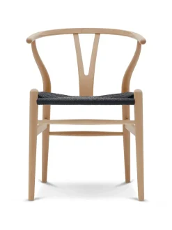 Carl Hansen & Søn Y-stol CH24, Bøg lak med sort flet af Hans J. Wegner> Spisebordsstole