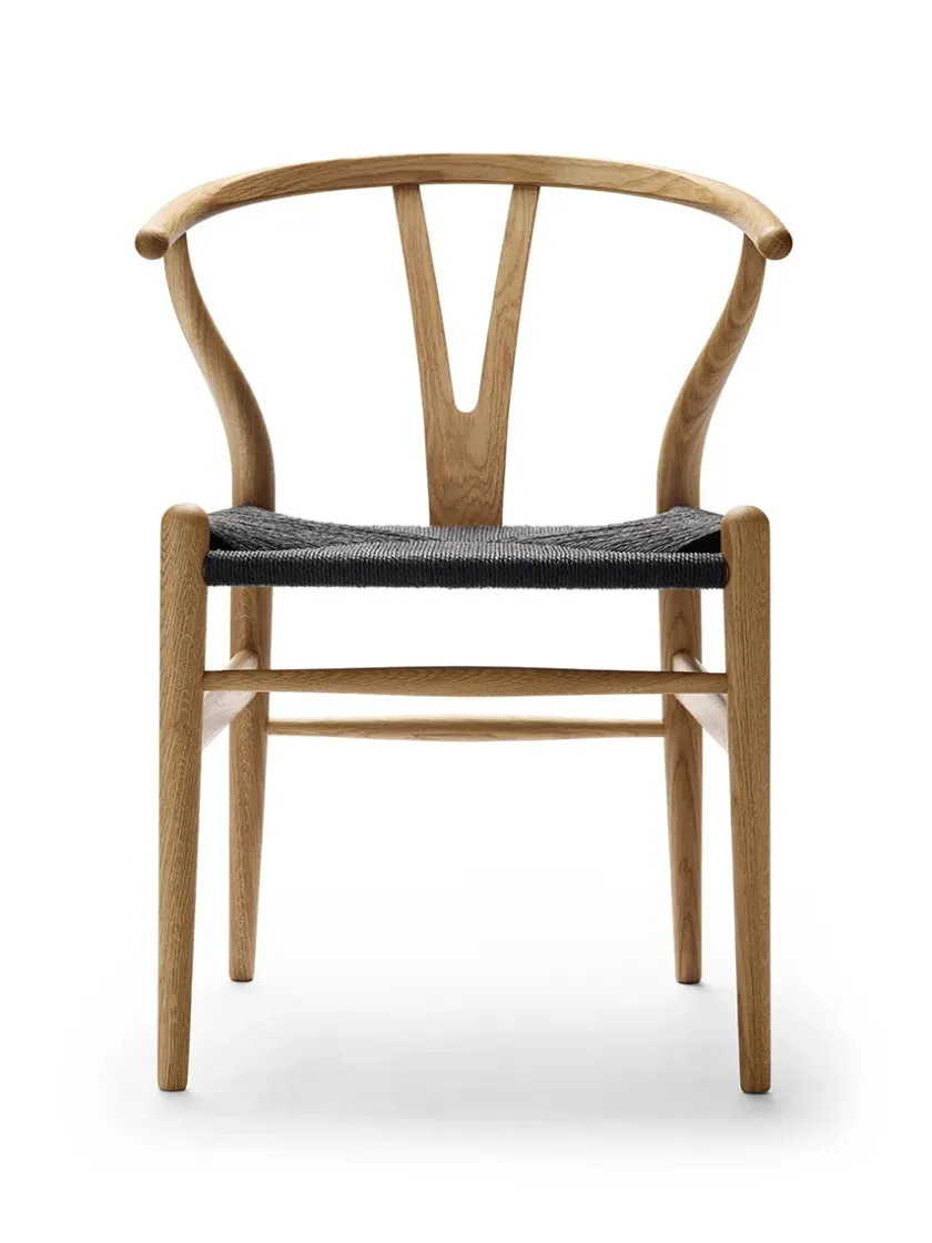 Carl Hansen & Søn Y-stol CH24, Eg røget olie med sort flet af Hans J. Wegner> Spisebordsstole