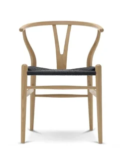 Carl Hansen & Søn Y-stol CH24, Eg røget olie med sort flet af Hans J. Wegner><noscript><img width=